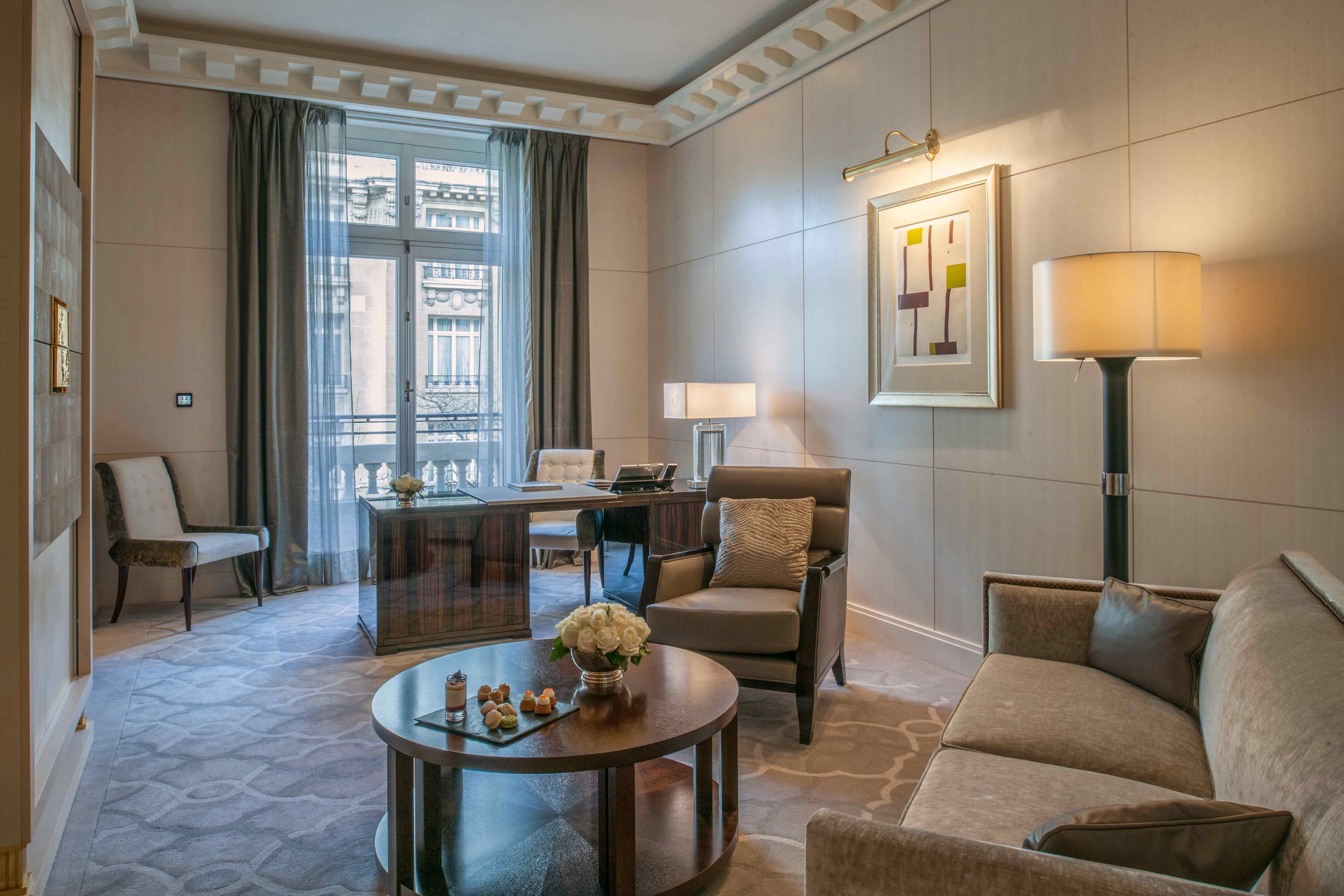 Peninsula Suite