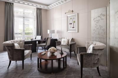 Peninsula Suite