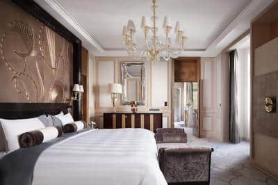 Peninsula Suite