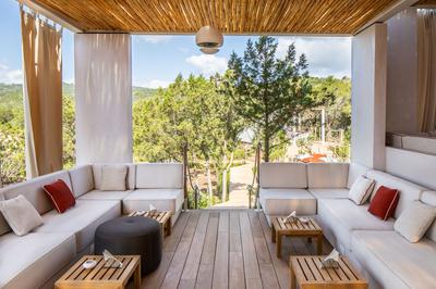 Cala Beach Club