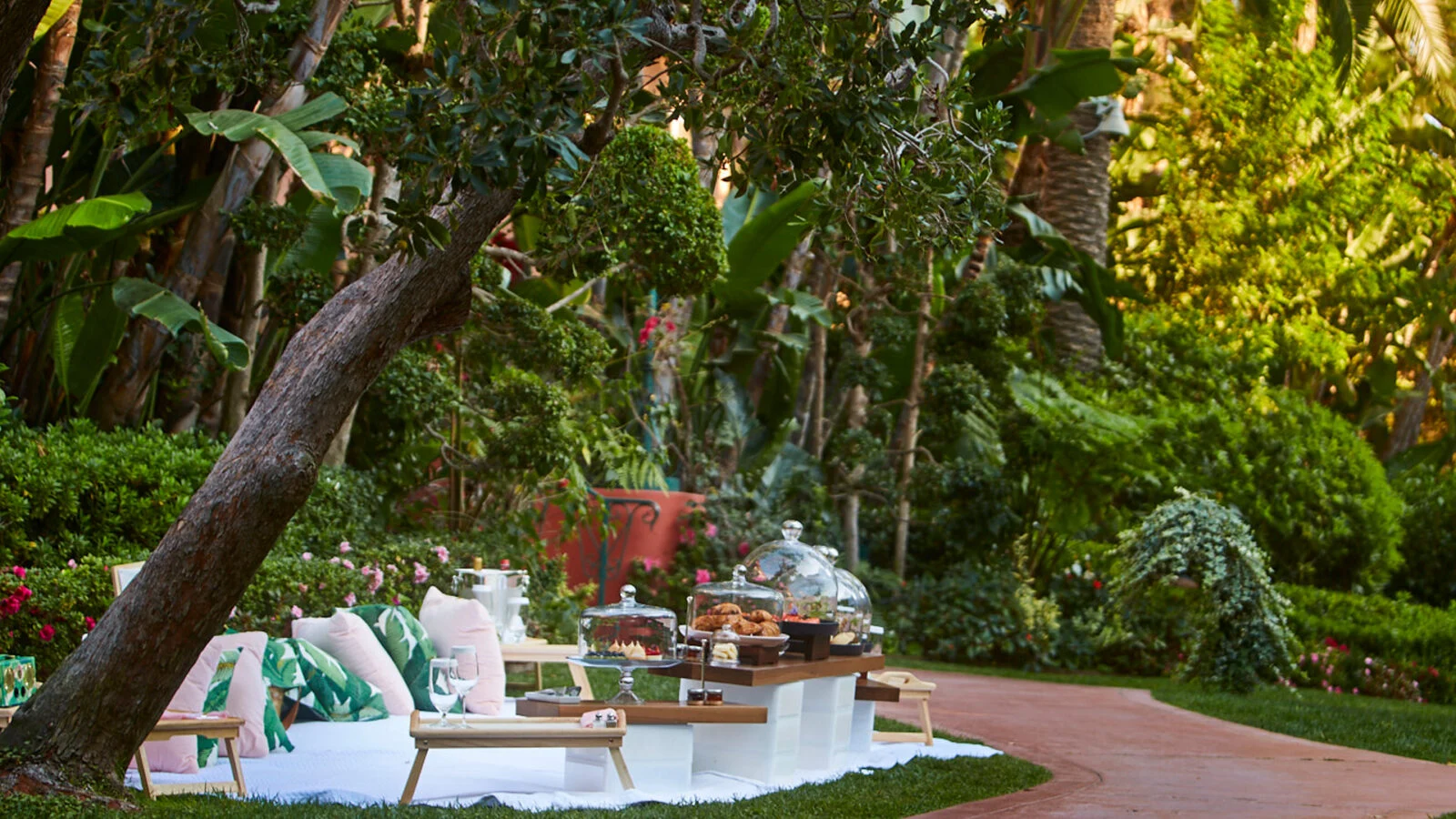 ‘Pink Palace’ Picnics