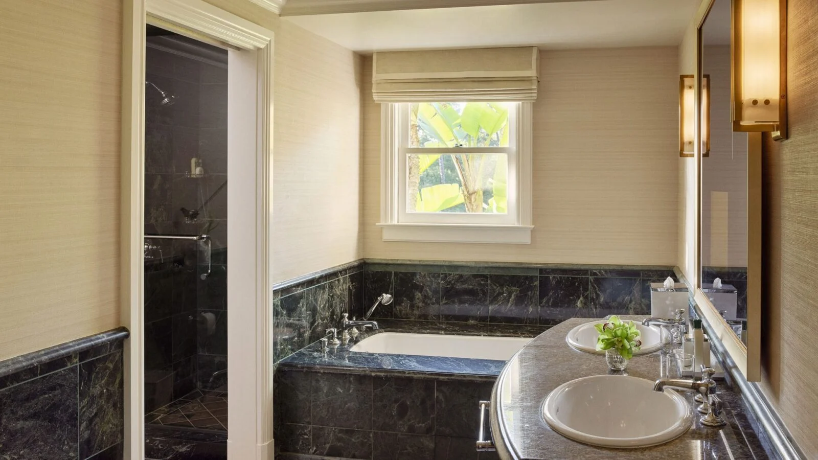 Beverly Hills Bungalow Suite