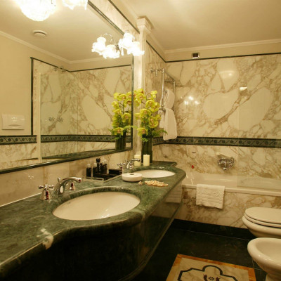 Baglioni Hotel Luna image