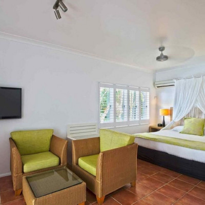 The Reef House Palm Cove image