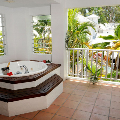 The Reef House Palm Cove image