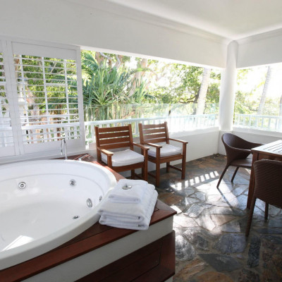 The Reef House Palm Cove image