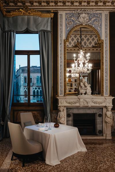 Arva, The Blue Room