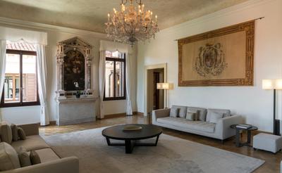 Three Bedroom The Coccina's Apartment - Chapel Lounge