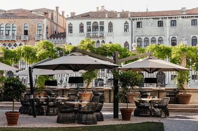 Dining - Garden Terrace