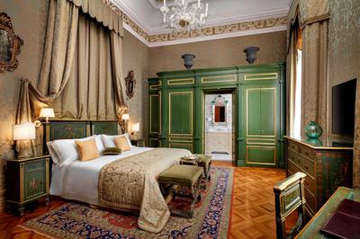 Signature Suite