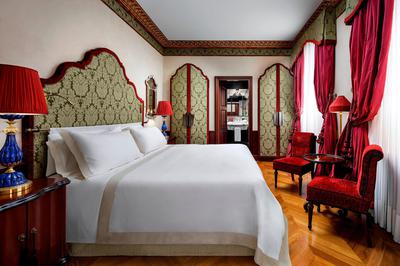 Lagoon View Suite