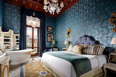 Landmark Room
