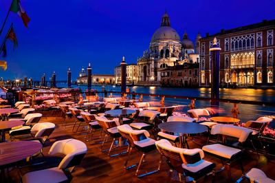 Riva Lounge