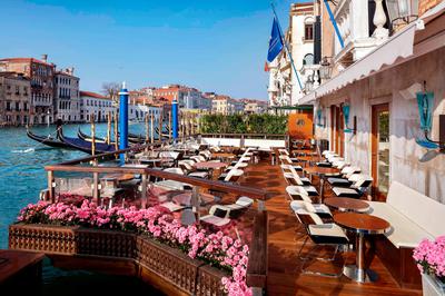 Riva Lounge
