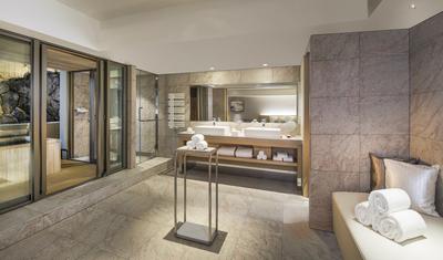 Shirosumire Larger Guest Room, 1 King, Mid Floor