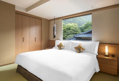 Akatokitsuyu 1 Bedroom Executive Suite, 1 King, Mountain View, Corner Room, Mid Floor, Balcony