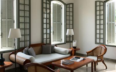 Khan Pool Suite
