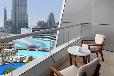 Premier and Club Fountain View Room King