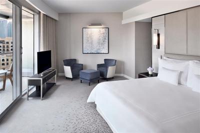 Executive Suite, Lounge Access