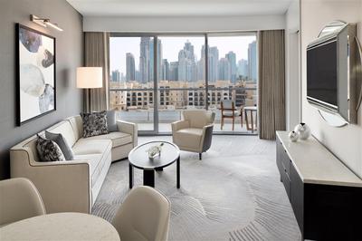 Executive Suite, Lounge Access