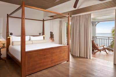 Peninsula Balcony Suite