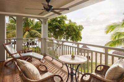 Peninsula Balcony Suite
