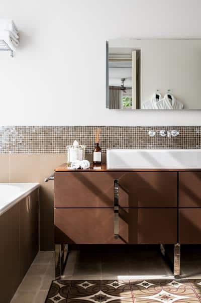 Corner Suite