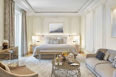 Junior Suite - Casino View
