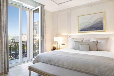 Junior Suite - Casino View