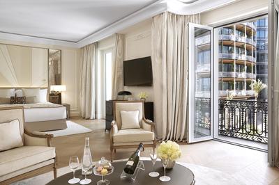 Junior Suite City or Patio View