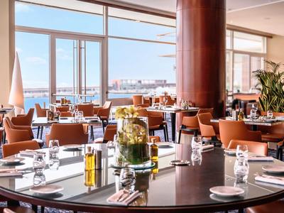 Lobby Lounge Restaurant & Bar