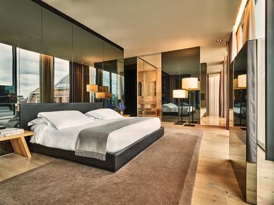 Penthouse Suite