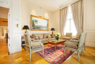 1 King Royal Suite River View Balcony