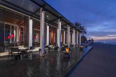 CMU-Dining-The Beach Restaurant