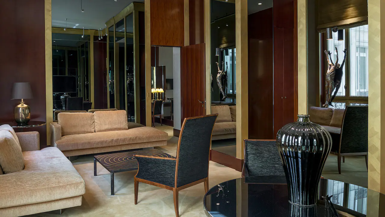 Diplomatic Suite