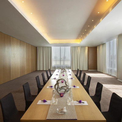 W Doha image