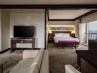 Signature King Suite