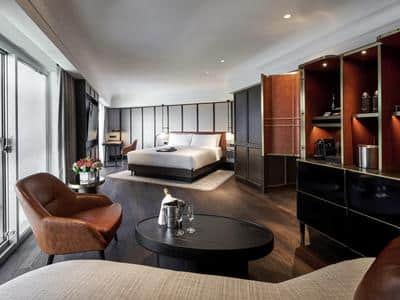 Signature King Salon Suite
