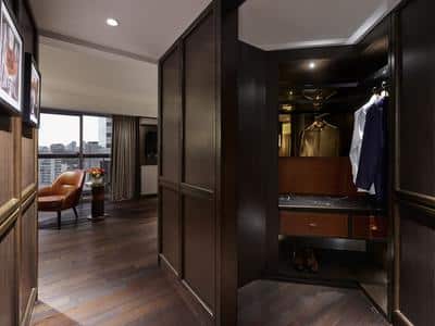 Signature King Salon Suite