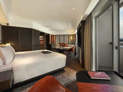 Signature King Salon Suite