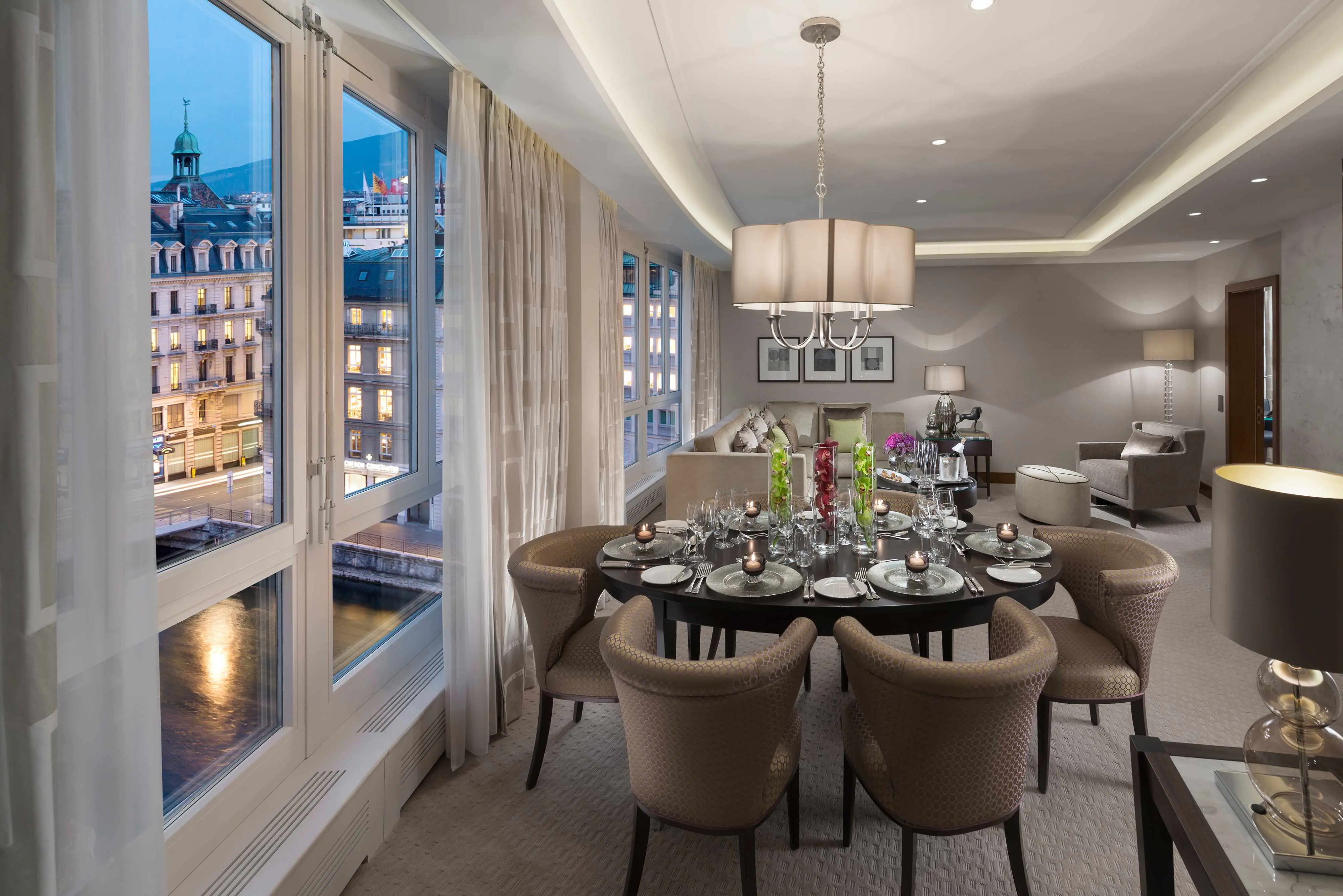 Corner Suite