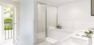 Grand Suite Kitchen