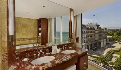 Crown Suite