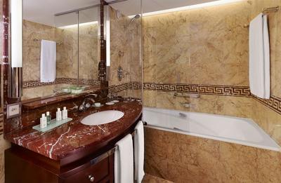 Executive Leman Suite