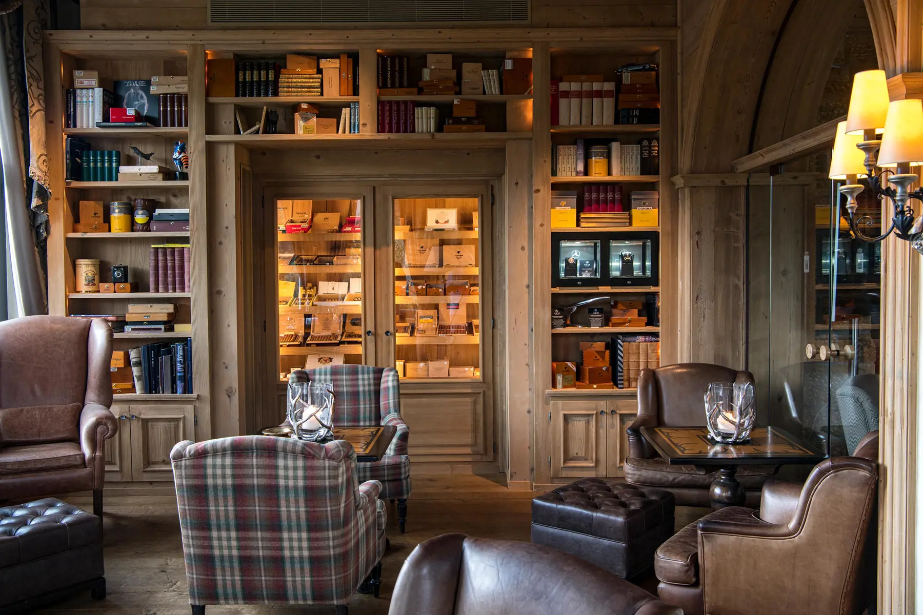Lobby Bar & Smoking Lounge