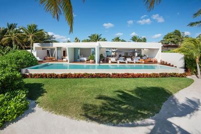 Beachfront Presidential Suite