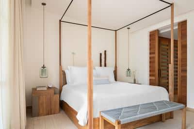 Deluxe Lagoon Suite