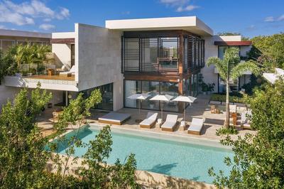 Paraíso Five-Bedroom Villa