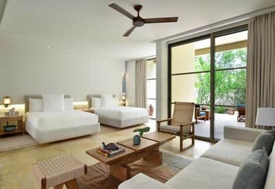 Deluxe Lagoon Suite