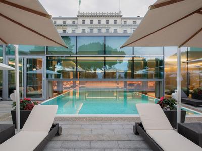Cinq Mondes Spa